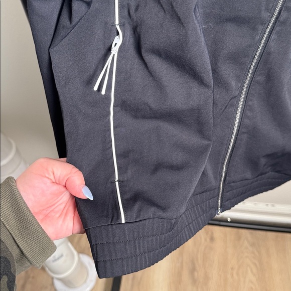 Lululemon x Erewon Black and White NWT Brentwood Track Jacket Size Small - Picture 5 of 8